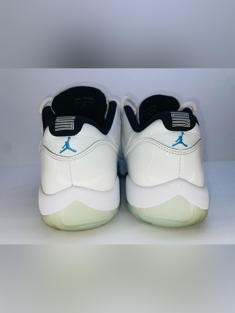 Air Jordan 11 Retro Low Legend Blue • Size 11 • AV2187-117